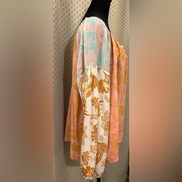 Johnny Was Waimea Mixed Peasant Top. - Picture 6 of 7